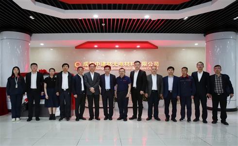 深圳市國資委黨委委員、副主任婁和儒一行到成都中建材調(diào)研